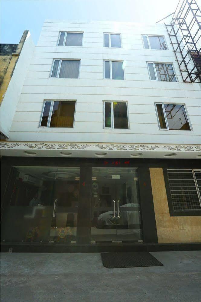 Omega Residency Hotel Ню Делхи Екстериор снимка