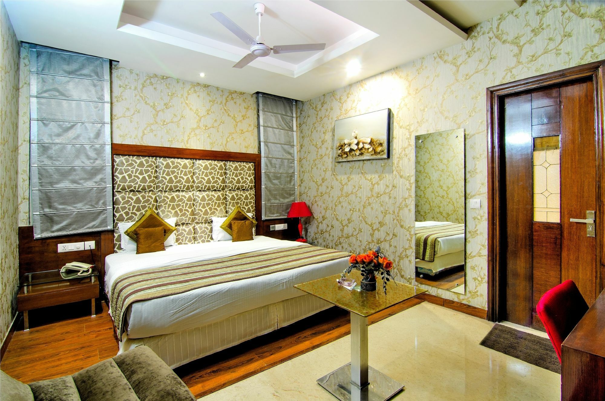 Omega Residency Hotel Ню Делхи Екстериор снимка